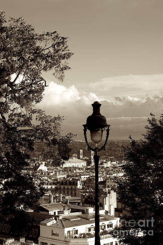 Montmartre Art Print featuring the photograph Le Garde by Donato Iannuzzi