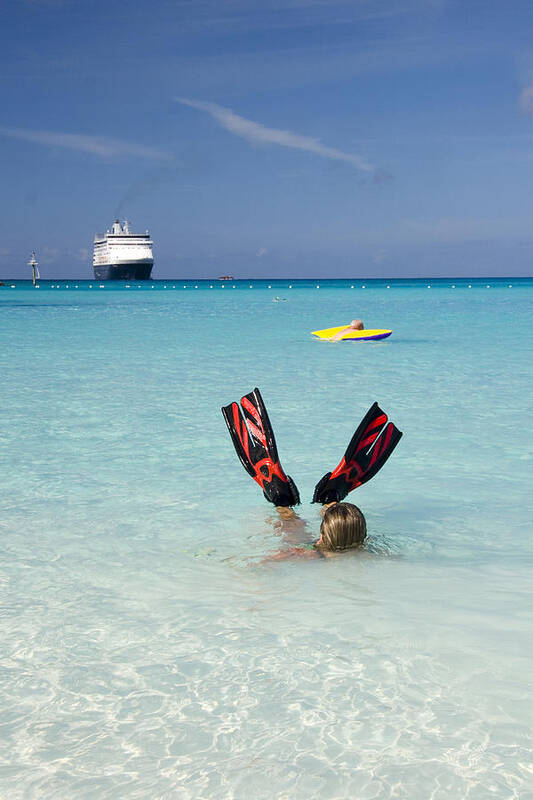 Half Moon Cay Art Print featuring the photograph Swimming at a Caribbean Beach by David Smith