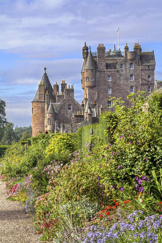 Scotland Art Print featuring the photograph The Garden of Glamis Castle by Jason Politte