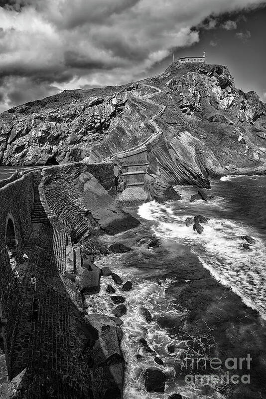 Gaztelugatxe Art Print featuring the photograph Gaztelugatxe Dragonstone BW #1 by RicardMN Photography