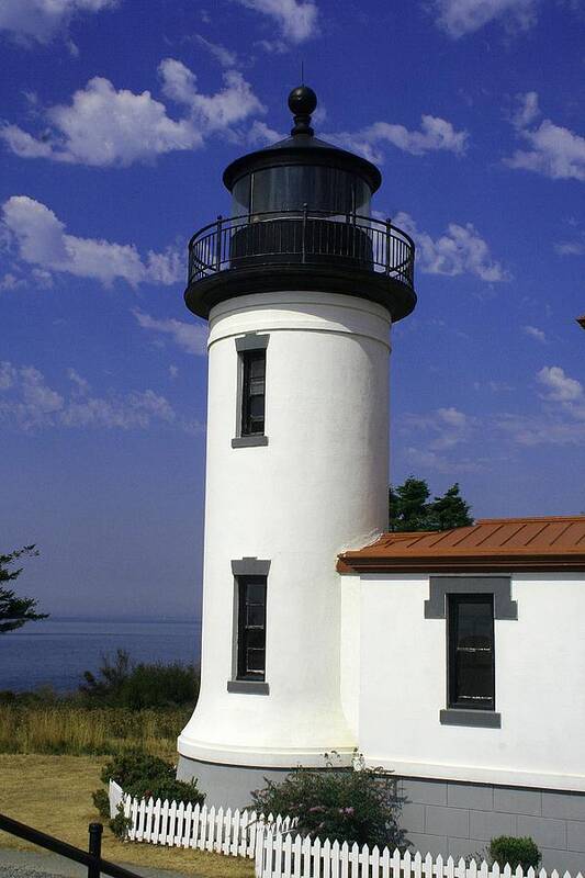 Admiralty Head Lighthouse Art Print featuring the photograph Admiralty Head Lighthouse LI2024B by Mary Gaines