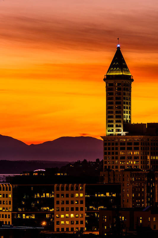 Smith Tower Art Print featuring the photograph SmithTower - Seattle by Hisao Mogi