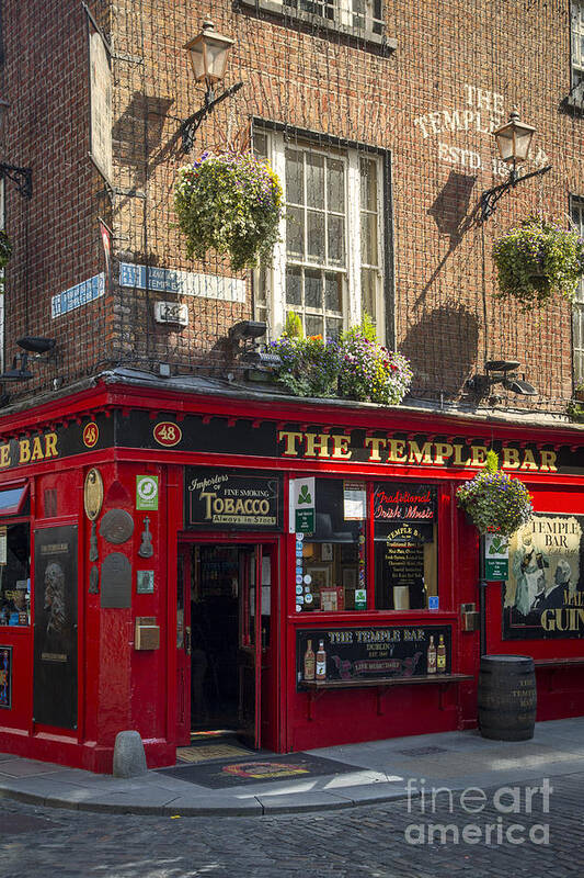 Dublin Art Print featuring the photograph Temple Bar - Dublin Ireland by Brian Jannsen