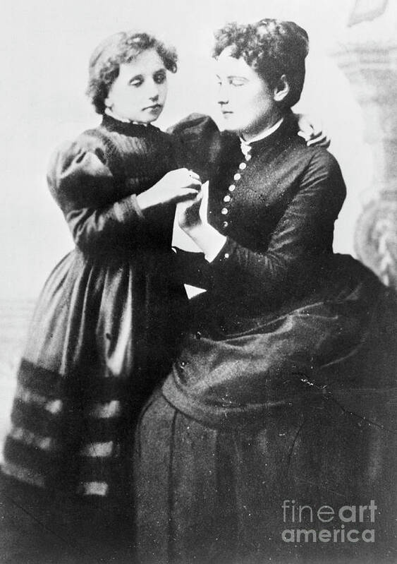 Anne Sullivan Art Print featuring the photograph Young Helen Keller And Anne Sullivan by Bettmann