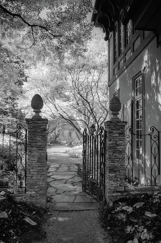 Georgia Art Print featuring the photograph Manor House Gate by Cindy Robinson