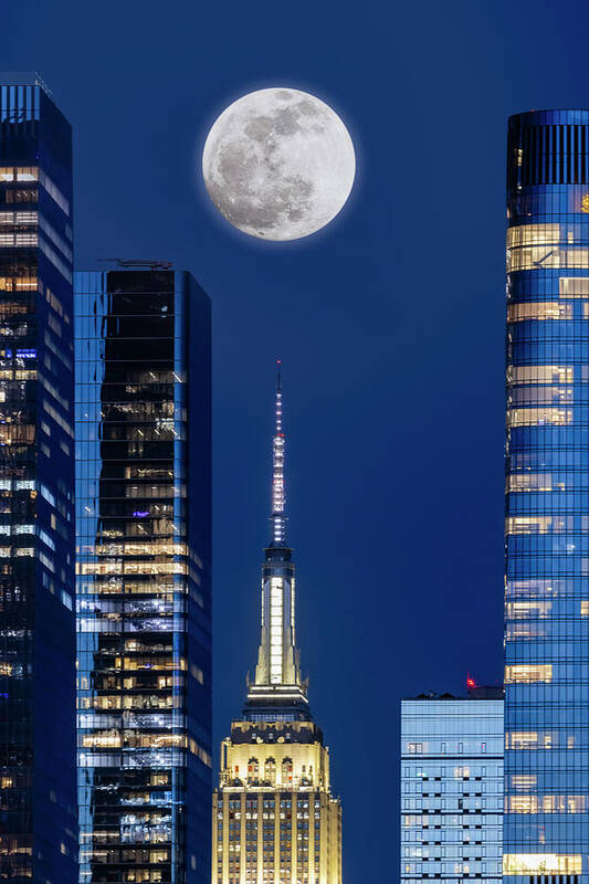 Nyc Skyline Art Print featuring the photograph Pink Super-Moon Over NYC by Susan Candelario