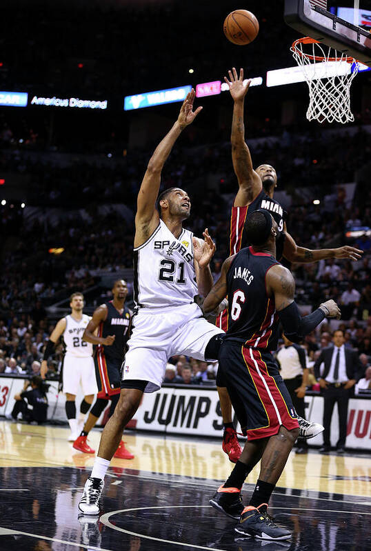 Playoffs Art Print featuring the photograph Tim Duncan and Rashard Lewis by Andy Lyons
