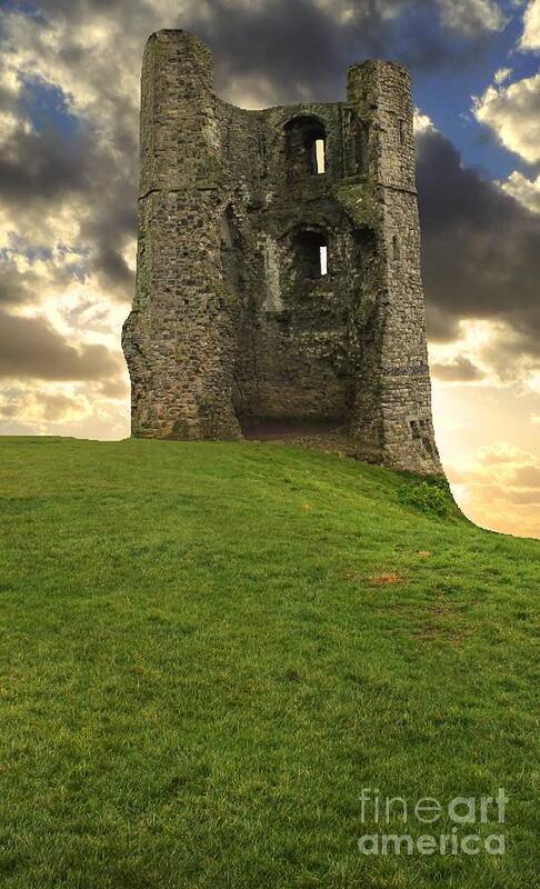 Hadleigh Art Print featuring the photograph Hadleigh Castle at Sunset by Vicki Spindler