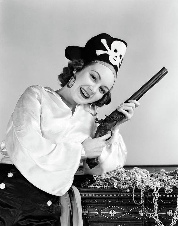 RONDA 44 > CONCURSO DE MICRORRELATOS > ENTREGA DE PREMIOS > - Página 8 1-1940s-woman-wearing-pirate-costume-vintage-images