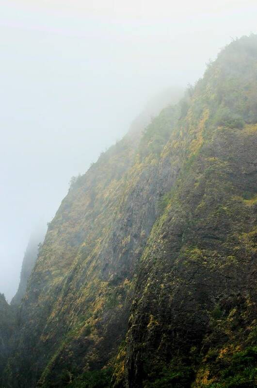 Maui Art Print featuring the photograph Iao Cliff by Richard Omura