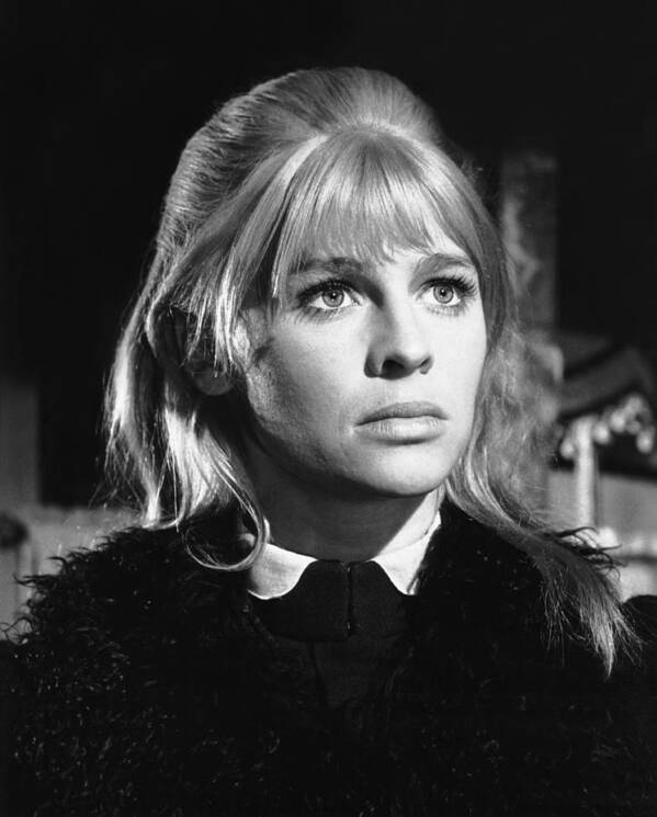 1960s Movies Art Print featuring the photograph Doctor Zhivago, Julie Christie, 1965 #2 by Everett
