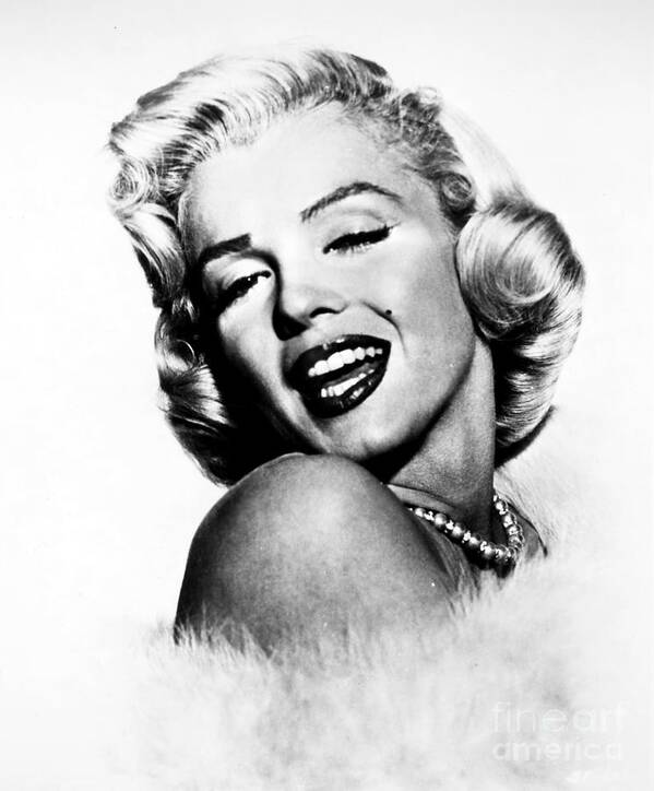 20th Century Art Print featuring the photograph Marilyn Monroe #9 by Granger
