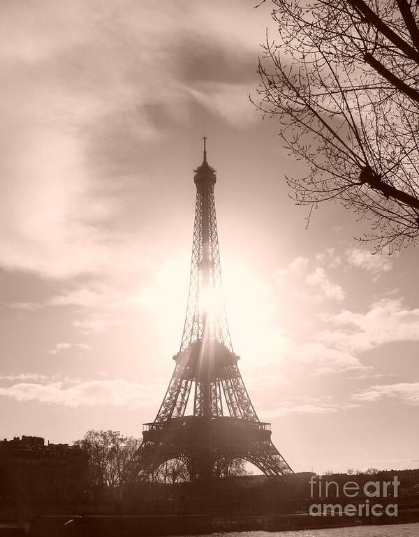Eiffel Tower Art Print featuring the photograph Sun in Paris by Tiziana Maniezzo