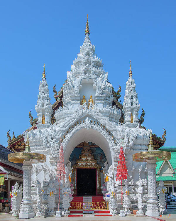 Scenic Art Print featuring the photograph Wat Sun Pa Yang Luang Wihan Luang Gate DTHLU0315 by Gerry Gantt