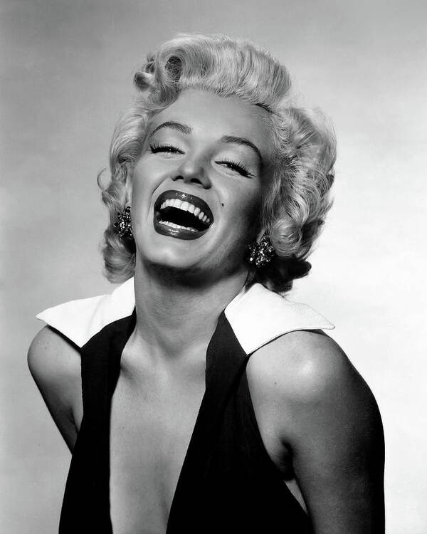Marilyn Monroe With Big Smile In The Studio Art Print by Globe Photos ...