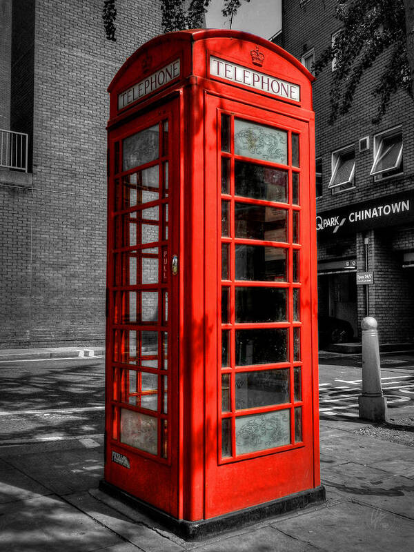 London Phone Booth Art Print featuring the photograph London 040 by Lance Vaughn