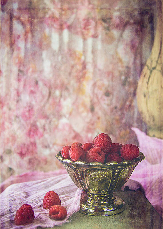 Red Raspberries Art Print featuring the photograph Bowl Of Red Raspberries by Cindi Ressler