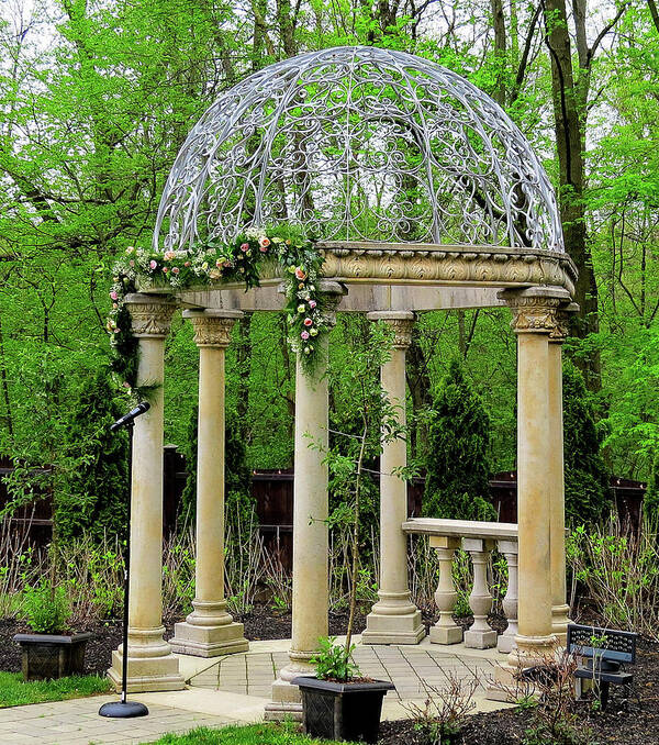 Gazebo Art Print featuring the photograph Wedding Gazebo in Waiting by Linda Stern