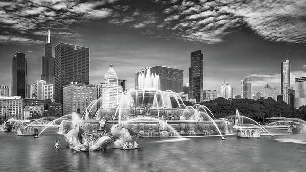 Buckingham Fountain Art Print featuring the photograph Buckingham Fountain - Grant Park - Chicago by Susan Rissi Tregoning