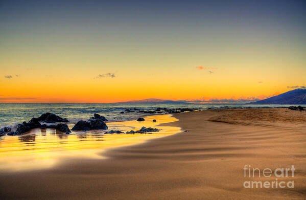 Sunrise Art Print featuring the photograph Keawakapu Beach Sunrise by Kelly Wade