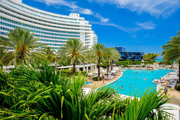 Architecture Art Print featuring the photograph Fontainebleau Hotel by Raul Rodriguez