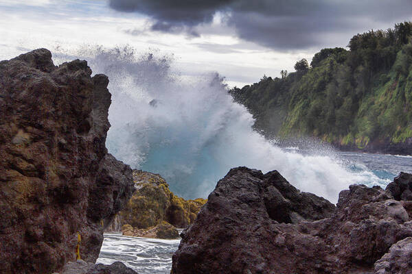 Wave Art Print featuring the photograph Blue Splash by Douglas Barnard