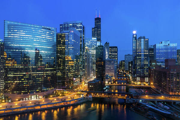 Tranquility Art Print featuring the photograph Chicago Skyline by Michael Lee