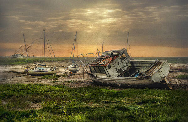 Fishing Boats Art Print featuring the photograph Estuary Evening by Brian Tarr
