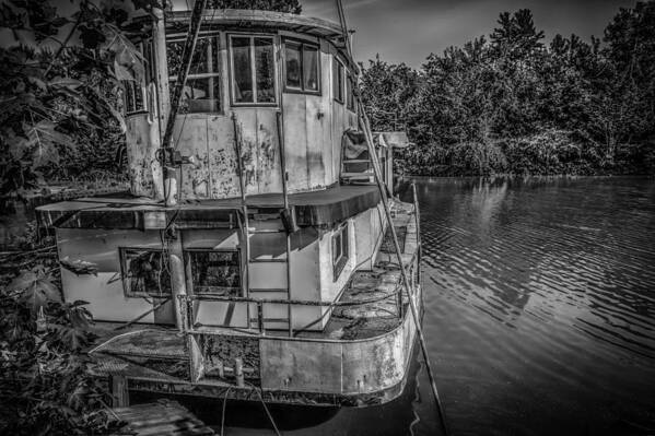 African Queen Art Print featuring the photograph Haunted Houseboat by Ray Congrove