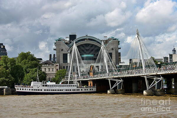 Canon Art Print featuring the photograph Hungerford Bridge and Charing Cross by Jeremy Hayden