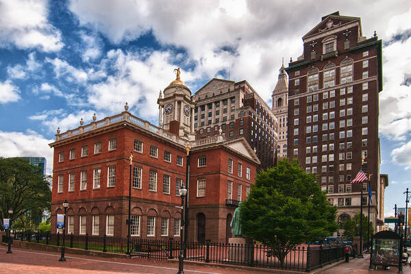 Buildings Art Print featuring the photograph Old State House by Guy Whiteley