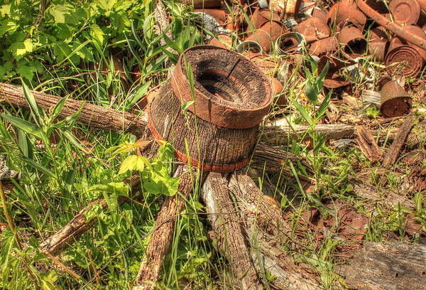 Vintage Art Print featuring the photograph Old Wagon Wheel by Jim Sauchyn