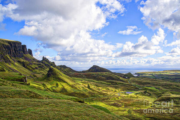 Scottish Canvas Art Print featuring the photograph Quiraing View by Chris Thaxter