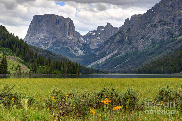Wind River Range Art Print featuring the photograph Squaretop Mountain and Upper Green River Lake by Gary Whitton