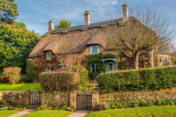 Chipping Campden Art Print featuring the photograph Thatched Cottage Chipping Campden by David Ross