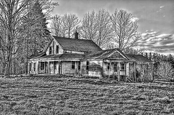 Old Farm House Art Print featuring the photograph Old Abandoned Farmhouse by Jim Lepard