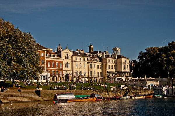 River Thames Art Print featuring the photograph Riverside by Dawn OConnor