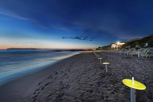Passeggiatealevante Art Print featuring the photograph Beach At Sunset - Spiaggia Al Tramonto I by Enrico Pelos