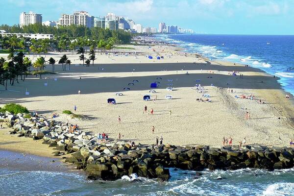 Fort Lauderdale Art Print featuring the photograph Fort Lauderdale Beach Park by Kirsten Giving