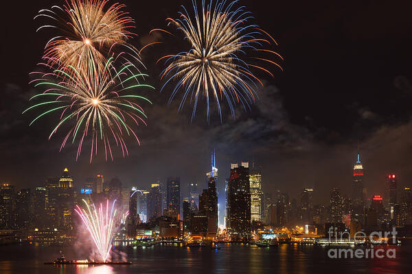 Clarence Holmes Art Print featuring the photograph Hudson River Fireworks IV by Clarence Holmes