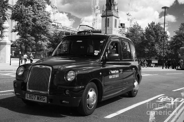 London Art Print featuring the photograph London Taxi by Agusti Pardo Rossello
