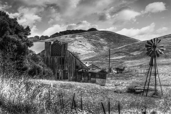 Gray Art Print featuring the photograph Old Barn by Bruce Bottomley