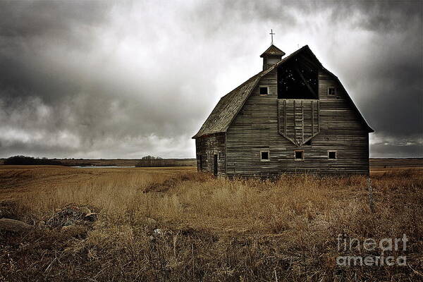 Old Barn Art Print featuring the photograph Old Barn by Linda Bianic