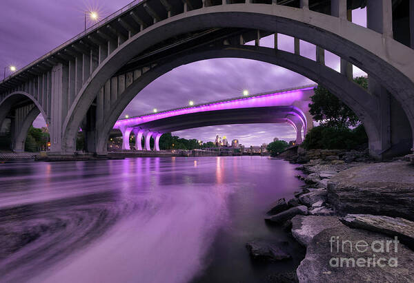 35w Art Print featuring the photograph Purple Minneapolis by Ernesto Ruiz