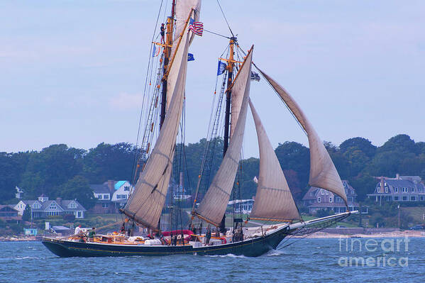 Amistad Art Print featuring the photograph Running Up The Thames by Joe Geraci