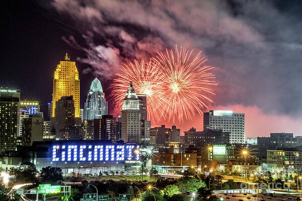 Cincinnati Art Print featuring the photograph 2017 Cincinnati Ohio WEBN Fireworks Skyline by Dave Morgan