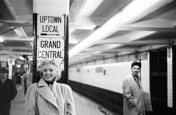 1950-1959 Art Print featuring the photograph Marilyn In Grand Central Station by Michael Ochs Archives
