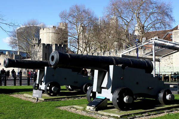 London Art Print featuring the photograph Big Guns at the Tower of London by Aidan Moran