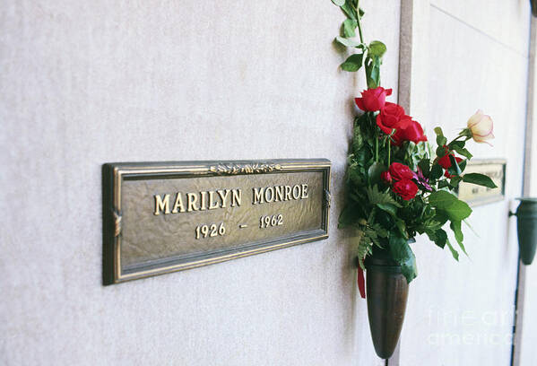Spray Art Print featuring the photograph Crypt Of Marilyn Monroe by Bettmann