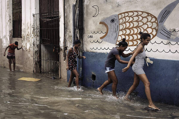 Havana Art Print featuring the photograph Flooding Havana by Andreas Bauer